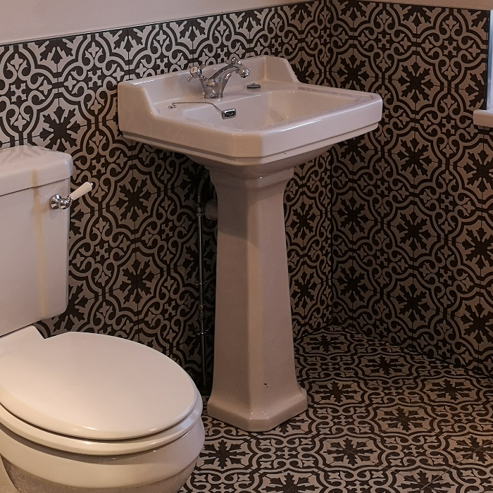 Traditional basin installed by Pompey Plumb Ltd