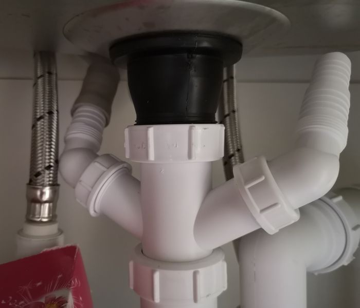 Double washing machine spigot, out connector for washing machine